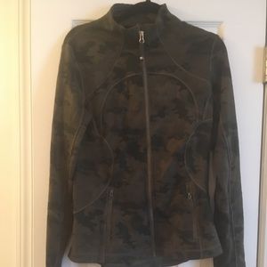Lululemon camo jacket size 4